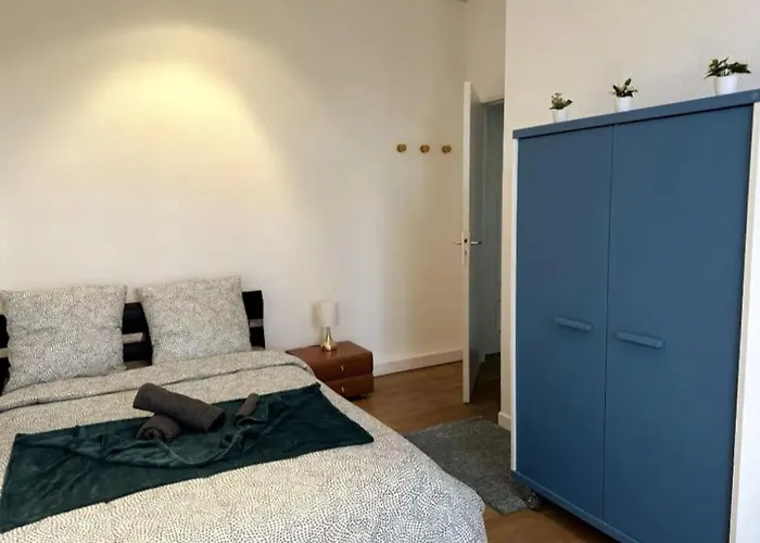 Chambres Privees -Private Room- Dans Un Spacieux Appartement - 100M2 Centre Proche Gare