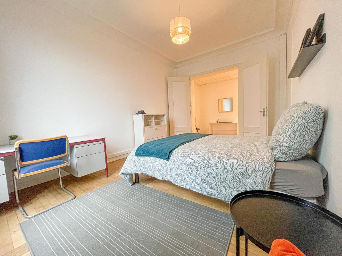 Privees -private Room- Dans Un Spacieux - 100m2 Centre Proche Gare Quarto em Acomodações Particulares