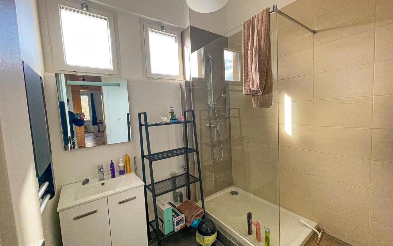 Privees -private Room- Dans Un Spacieux - 100m2 Centre Proche Gare Homestay