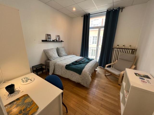 Privees -private Room- Dans Un Spacieux - 100m2 Centre Proche Gare *