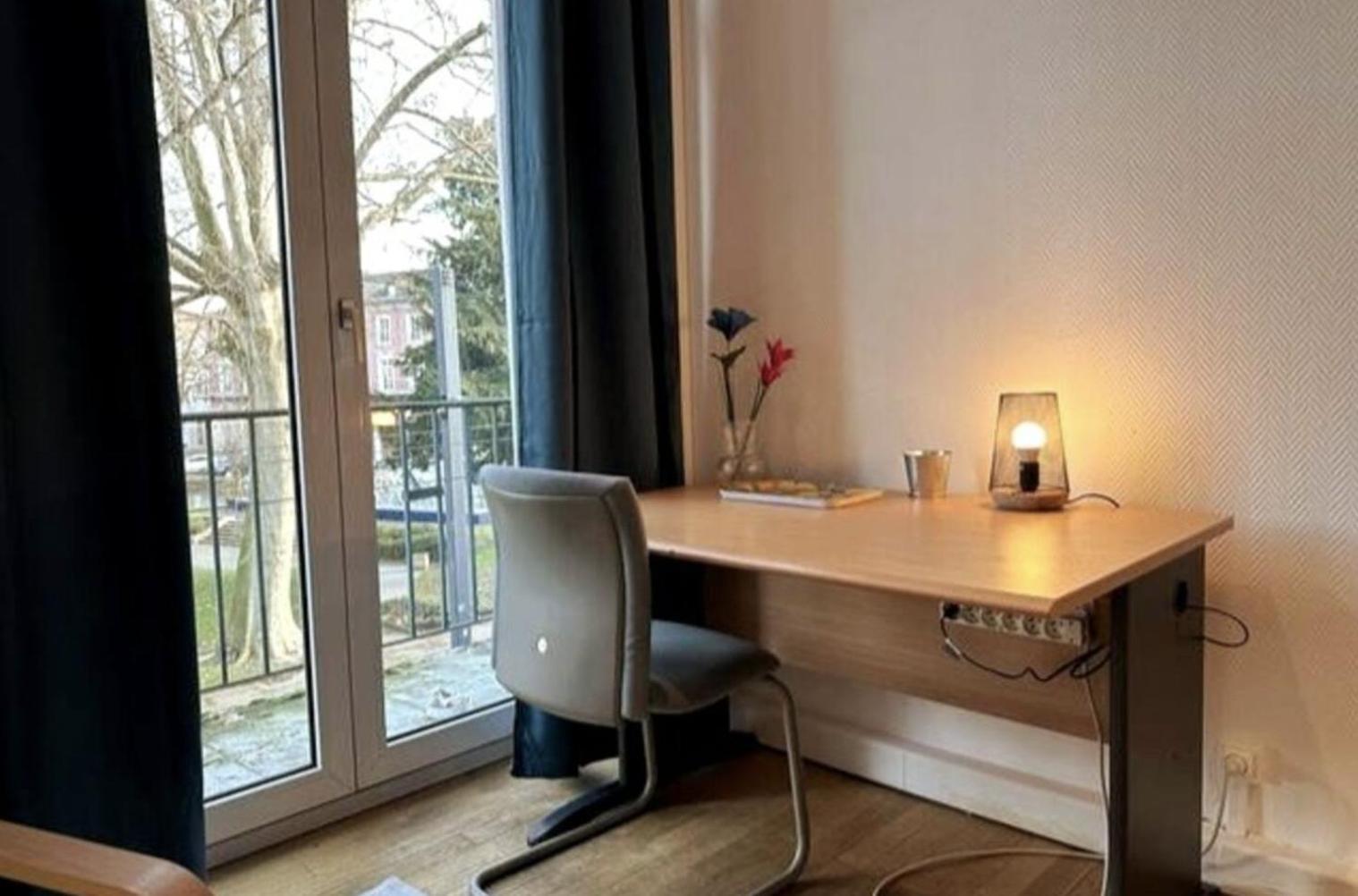 Privees -private Room- Dans Un Spacieux - 100m2 Centre Proche Gare * Mulhouse
